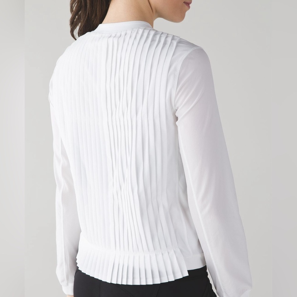 Lululemon Time To Shine Jacket Pleated Back Size 6
